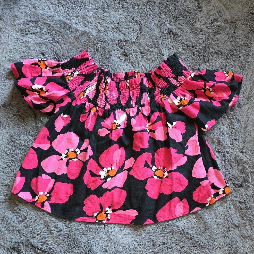 Who What Wear Vibrant Black and Pink Floral Crop Top Large